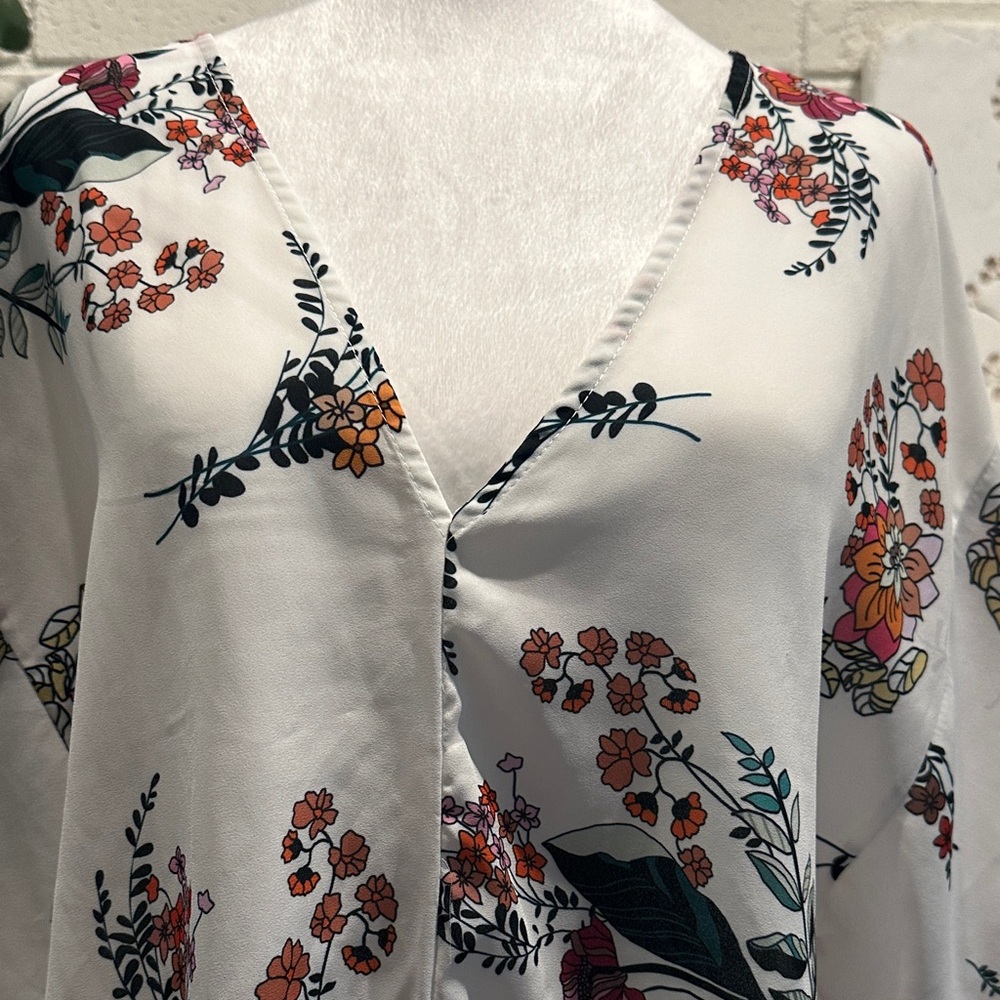 Source Unknown White Floral Tie-Front Blouse with Green and Pink Accents - Picture 2 of 11